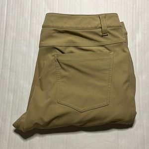 Lululemon Mens Sz. 32 Tan Pants w/ back zipper pocket *with flaw* M5426SA60317LM